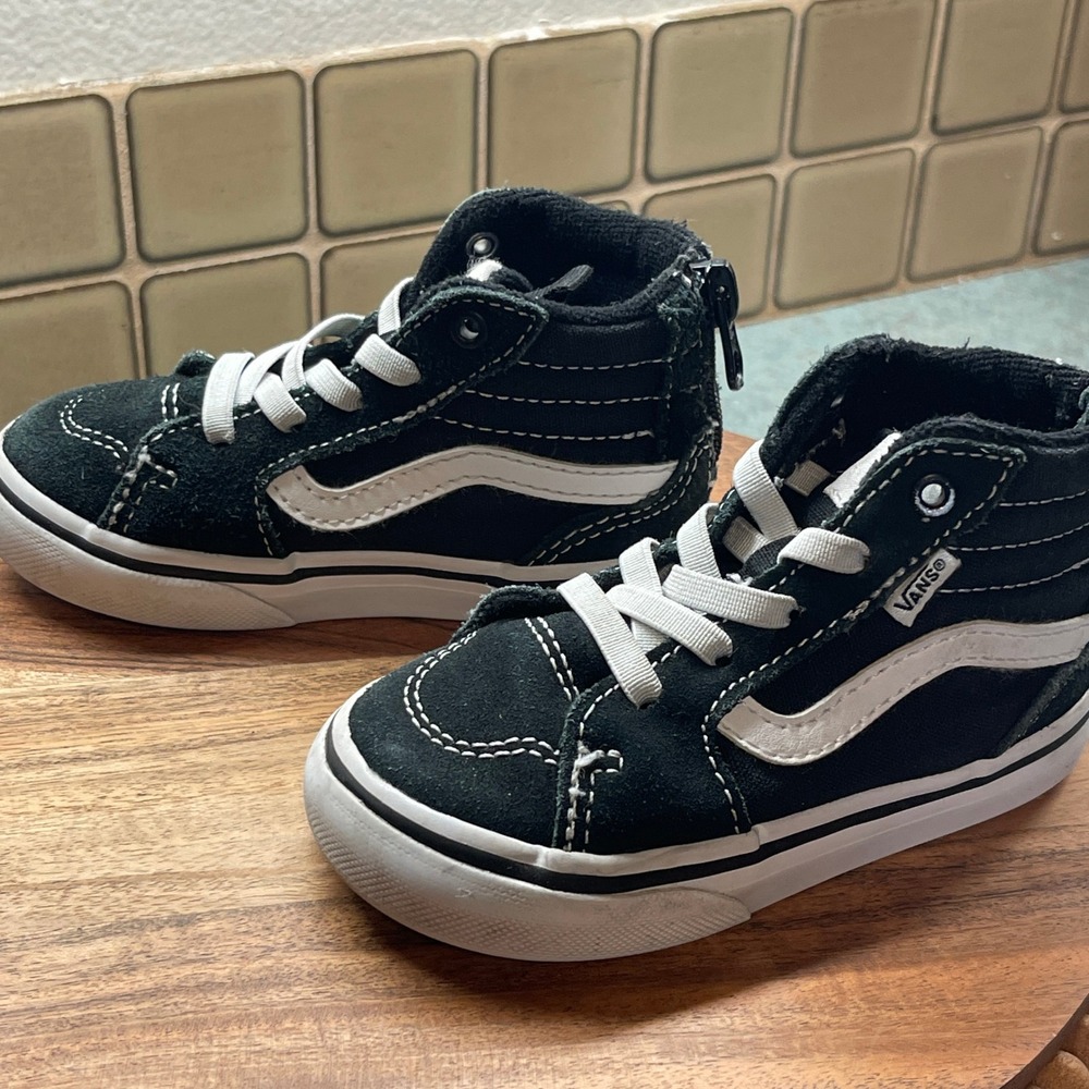 VANS Toddler6 Sk8-Hi Zip Sneakers Black and‎ White - Picture 3 of 9